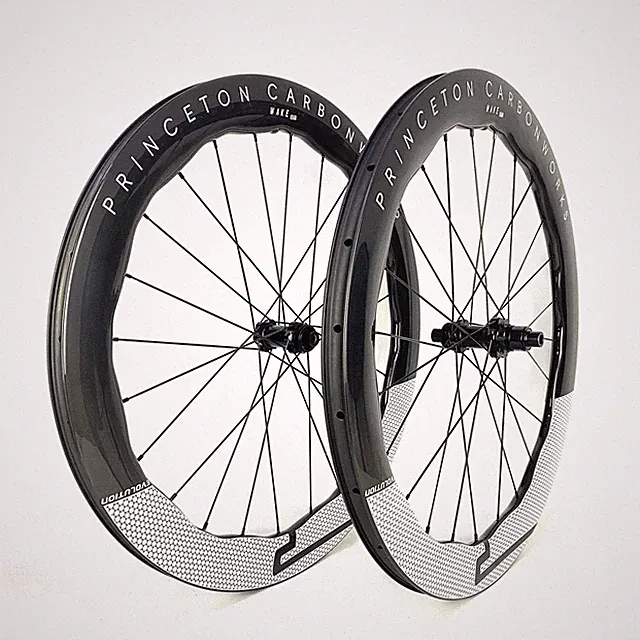 700C Road Bicycle Disc Brake Wheelset 65 60mm Carbon Bike Wave Wheel Tubeless